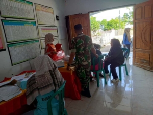 Kepedulian TNI: Babinsa Desa Jala Mendampingi Kegiatan Pengobatan Gratis di Dusun Mada Sahe