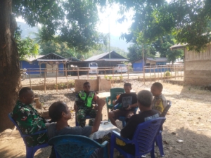 Jaga Kamtibmas, Babinsa Koramil 1602-04/Maurole Gelar Monitoring di Kotabaru