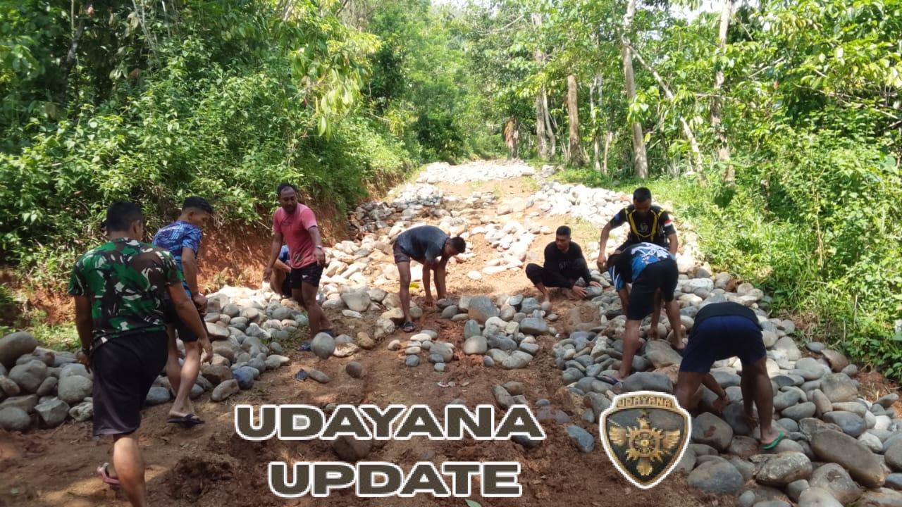 Semangat Gotong Royong Warnai Kegiatan TMMD ke-126 Kodim 1612/Manggarai di Desa Rado