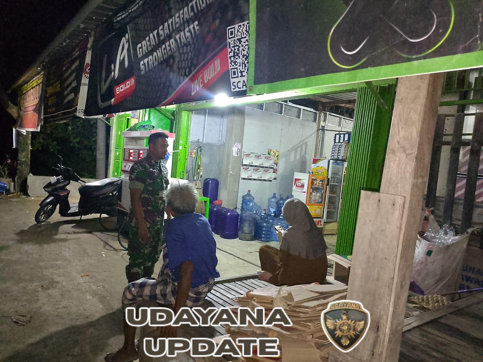 Babinsa Ingatkan Warga Poto Tano untuk Terus Jaga Keamanan Lingkungan