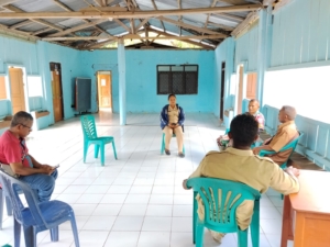 Babinsa Koramil 1602-04/Maurole Lakukan Pamwil dan Puldata di Desa Tou