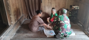 Babinsa Wolowaru Kopda Melkyanus Laksanakan Komsos di Desa RateMangga, Warga Sambut Antusias