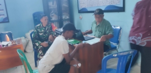 Jalin Kedekatan, Sertu Ashar Gelar Komsos di Desa Kelanir