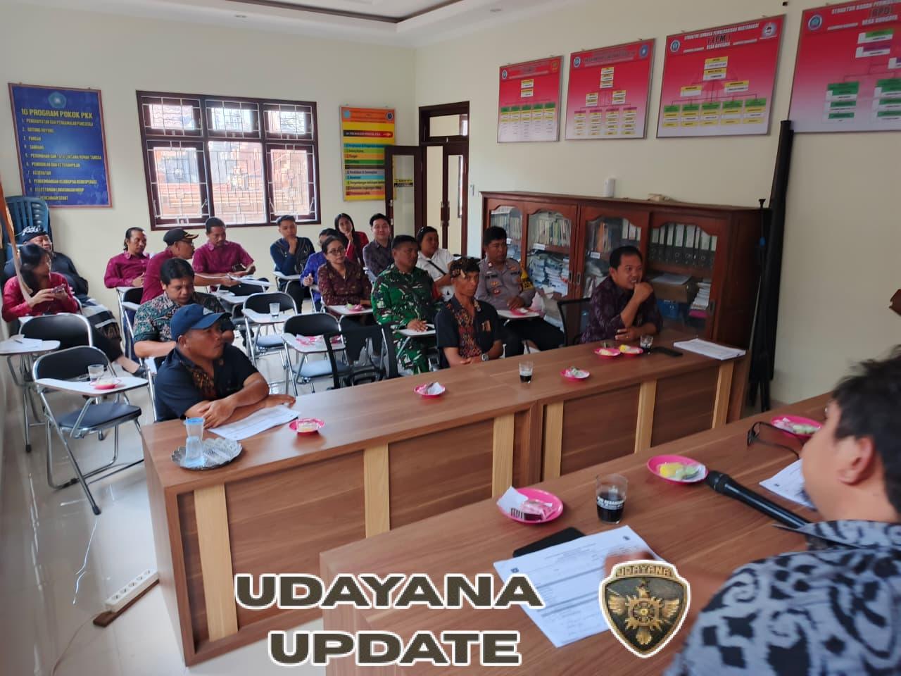 Babinsa Koramil 1623-07/Bebandem siap kawal pembangunan Desa Bungaya sesuai kebutuhan masyarakat.