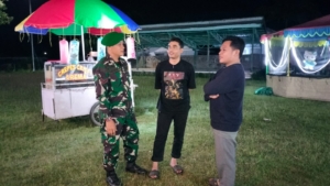 Babinsa Koramil 1628-02/Sekongkang Intensifkan Patroli Malam Demi Keamanan Warga