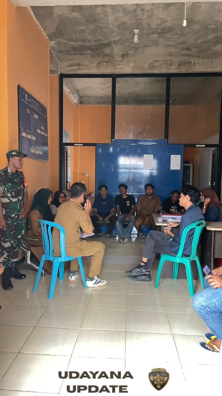 Dekat dengan Rakyat, Babinsa Air Suning Sertu Ruslin Dorong Kolaborasi Desa dan Mahasiswa untuk Kemajuan Wilayah