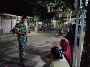 ‎Serma Parmuliadin Patroli Malam, Ingatkan Pedagang Soal Keselamatan
