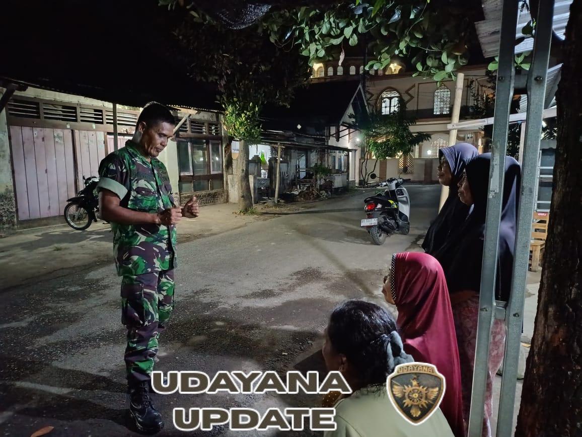 ‎Serma Parmuliadin Patroli Malam, Ingatkan Pedagang Soal Keselamatan