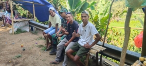 Babinsa Koramil Detusoko Lakukan Monitoring dan Komsos di Desa Wolotolo