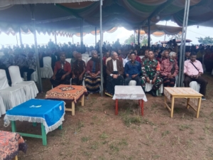 Babinsa Koramil 1602-04/Maurole Laksanakan Komsos dan Pamwil di Desa Detukeli