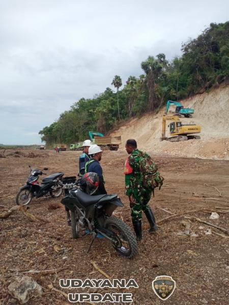 Persit Kodim 1627 Dukung Pengamanan Proyek Garam Nasional Lewat Dapur Sehat Bergizi