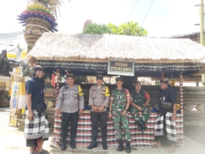 Babinsa Aktif Dampingi Prosesi Adat Sesuhunan Desa Adat Umakuta