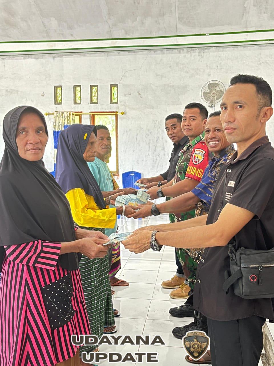 Kegiatan Penyaluran BLT-DD di Desa Tanah Werang Didampingi Babinsa Koramil 1624-05/Solor