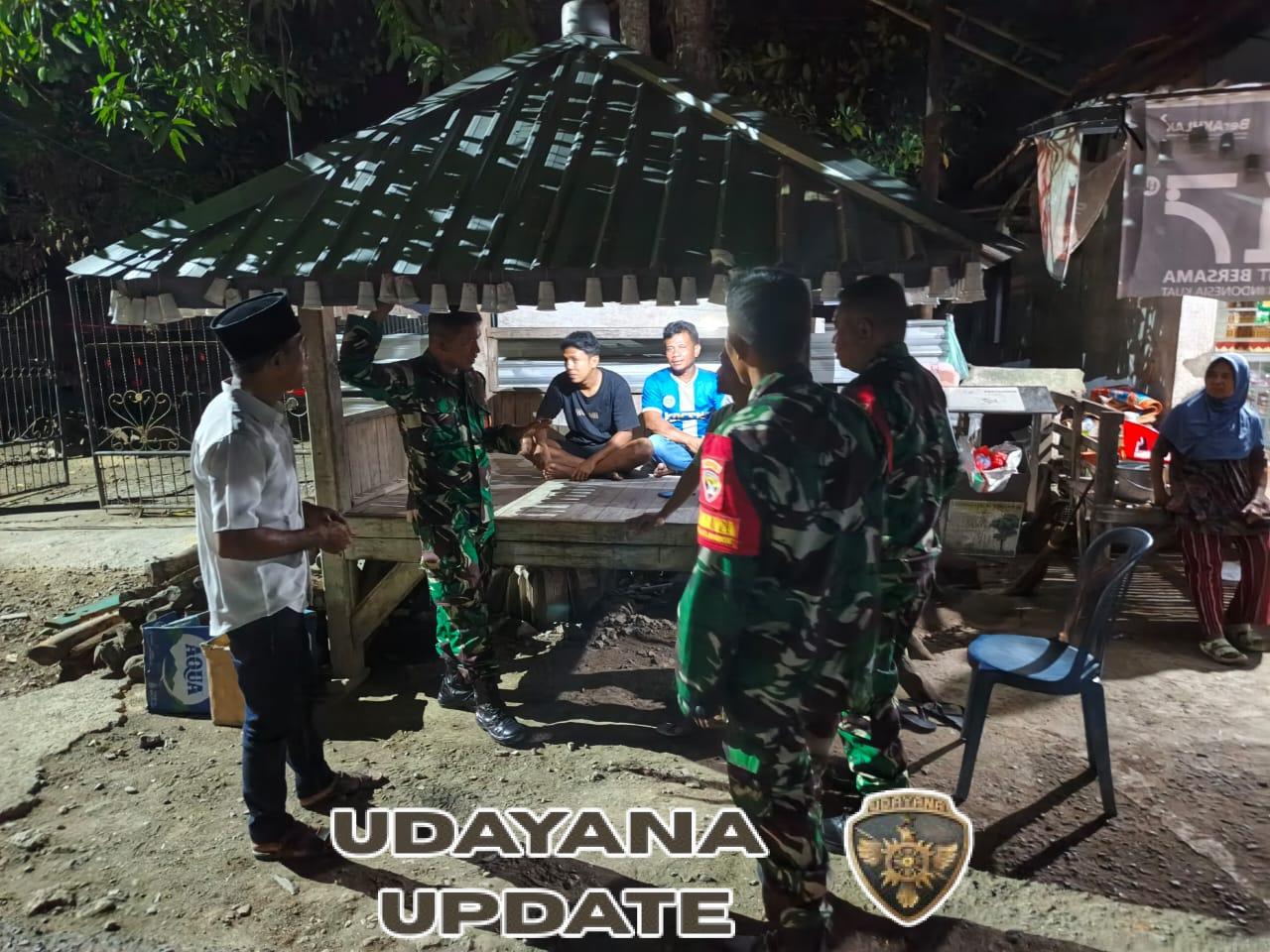 Babinsa Serka Muslim Himbau Warga Kelurahan Kodo Hindari Miras dan Narkoba Selama Siskamling