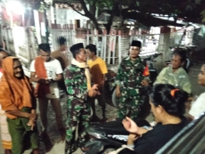Cegah Aksi Negatif Pemuda, Babinsa Ingatkan Warga Pentingnya Menjaga Emosi dan Keamanan Lingkungan