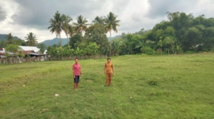 Sinergi Babinsa dan Pemerintah Desa Lalarliang Tinjau Lahan Koperasi