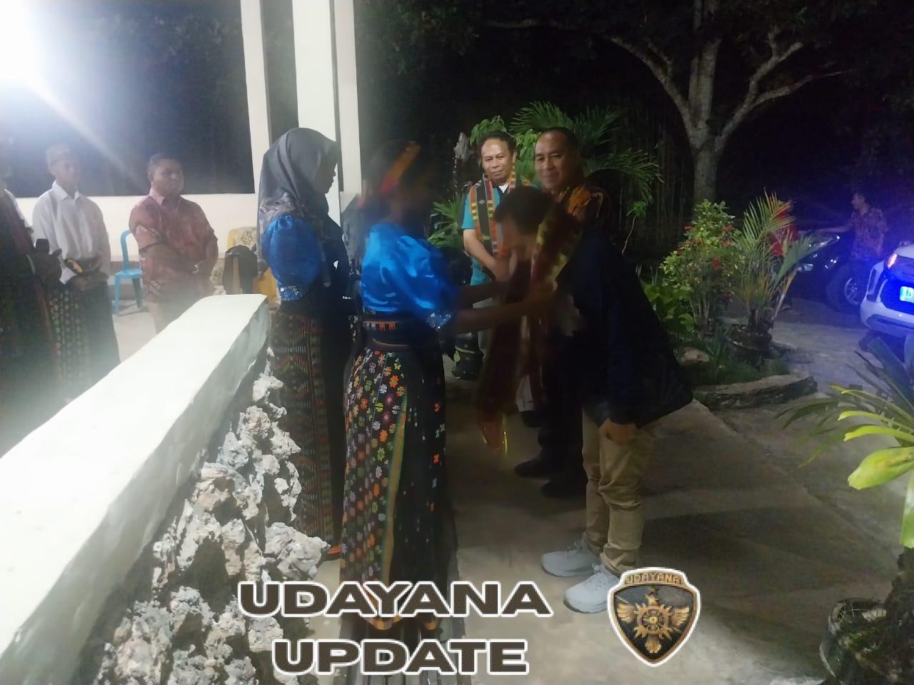 Babinsa Serka A. Malik Bersama Forkopimcam Lamba Leda Sambut Kedatangan Uskup Ruteng