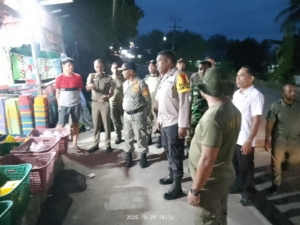 Babinsa Serma M. Zulkifli Himbau Warga Paupire Tertib dan Jaga Kebersihan Lingkungan