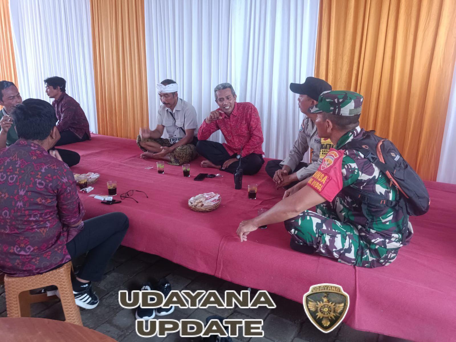 Menjelang Acara Pernikahan, Babinsa dan Bhabinkamtibmas Bersinergi Pastikan Kamtibmas Tetap Kondusif