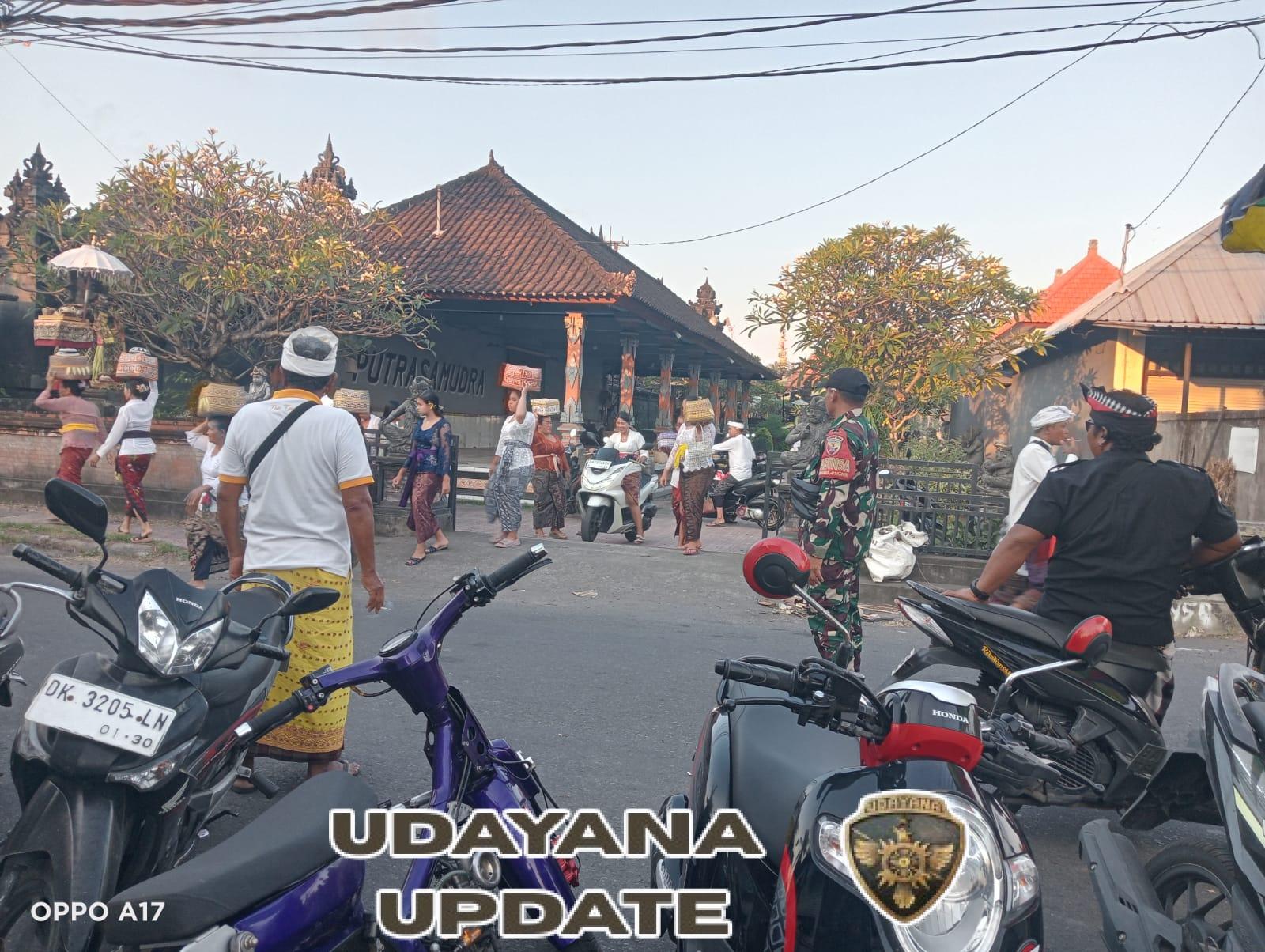 Karya Ngusaba di Pantai Lebih, Babinsa Ajak Warga Lestarikan Tradisi dan Jaga Keharmonisan Adat