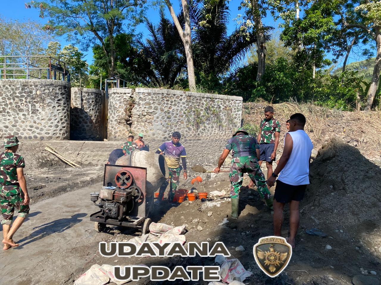 Satgas TMMD ke-126 Kodim 1625/Ngada Fokus pada Pengecoran Lantai Bendungan di Desa Benteng Tawa