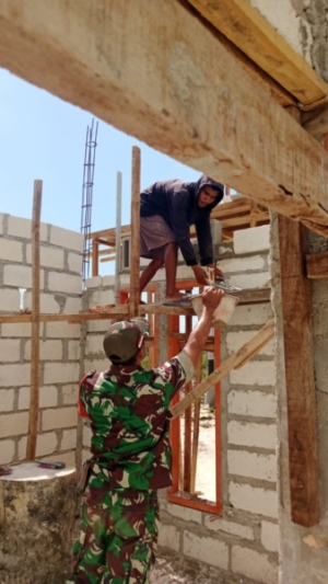 Musim Kemarau, Babinsa Ba’a Ingatkan Warga Suelain Jaga Keamanan dan Kebersihan Saat Karya Bakti