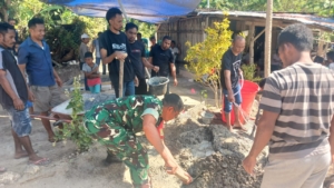 Sertu Jefri SB Pimpin Karya Bhakti Bersama Warga Fontein