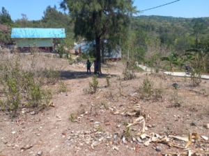 Babinsa SoE Dukung Pembangunan Koperasi Merah Putih, Tinjau Langsung Lokasi di Desa Kuatae