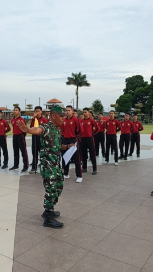 Latihan Napak Tilas Bersama Danramil, Generasi Muda Paskibraka Semakin Siap Bertugas