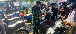 Sertu Chaeruddin Hadir Berikan Rasa Aman di Pelabuhan Poto Tano