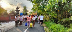 Babinsa Koramil  Klungkung Kawal Dan Amankan Upacara Mekiis