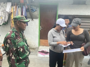 Babinsa dan Pemerintah Desa Sanur Kaja Lakukan Penertiban Penduduk Non Permanen