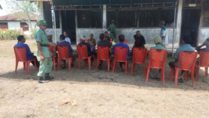 Babinsa Koramil 1618-05/Biut Gelar Komsos Bersama Tokoh Masyarakat di Desa Sapaen