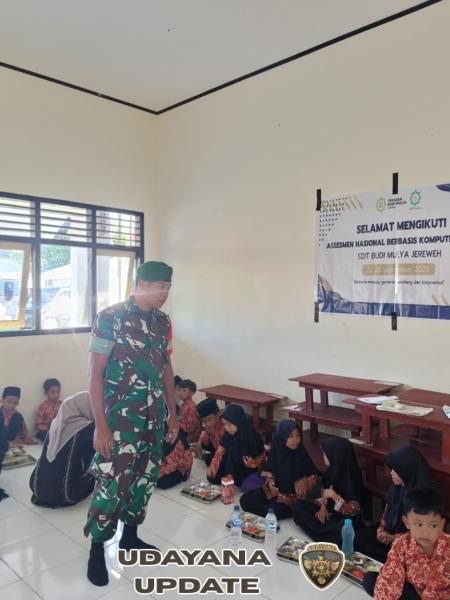 Dekat dengan Anak-Anak, Babinsa Jereweh Dampingi Program Makan Bergizi Gratis