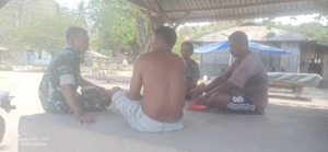 Cuaca Tak Menentu, Babinsa Ingatkan Warga Kotabaru Tetap Waspada dan Jaga Lingkungan