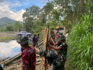 Satgas TMMD Kodim Ngada Laksanakan Pemotongan Bambu mendukung rehabilatasi Bendungan Panondiwalal