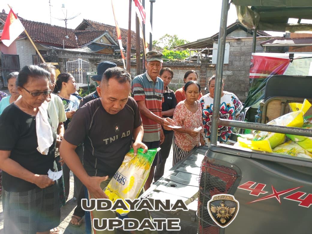 Koramil 1609-03/Seririt Salurkan 2 Ton Beras Murah untuk Warga Desa Umeanyar