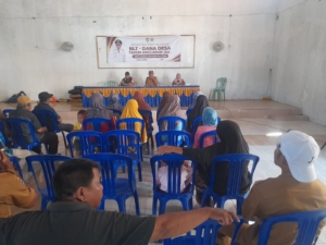 ‎Babinsa Koramil 1607-09/Utan Aktif Dampingi Warga Terima BLT-DD