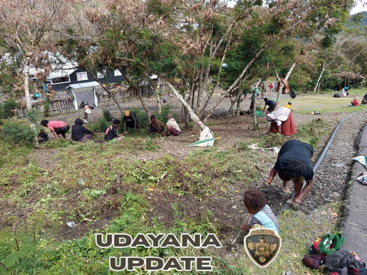 Satgas Yonif 743/PSY Pos Wuyuneri Bersihkan Rumah Tuhan, Wujudkan Kasih di Tanah Papua