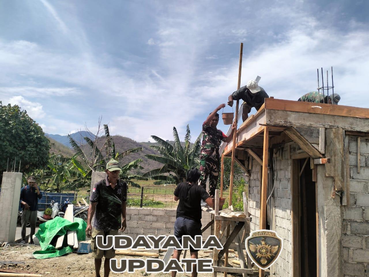 Wujud Kepedulian, Babinsa Ntonggu Ikut Pengecoran Mushola Al Mubarok