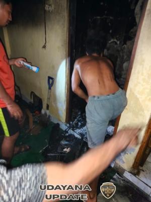 TNI Hadir untuk Rakyat, Babinsa Sukasada Sigap Tangani Musibah Kebakaran di Silangjana