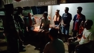 Sinergi TNI dan Warga, Babinsa Gelar Siskamling di Rontu Kota Bima