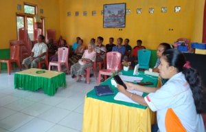 BLT Disalurkan, Babinsa Pastikan Warga Terima Bantuan dengan Aman dan Tertib