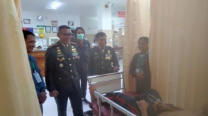 Dandim Klungkung Gelar Kunjungan Sosial Jenguk Anak Prajurit Yang Sakit