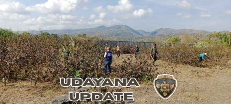 Dua Tim Posramil Wera Bersihkan Lahan Yon TP di Dusun Pruga dan Dusun Toronaru