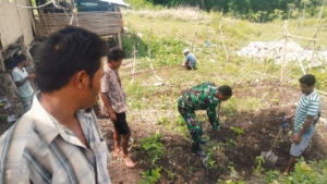 Sertu Denis Magno Ajak Warga Parirara Perkuat Semangat Gotong Royong