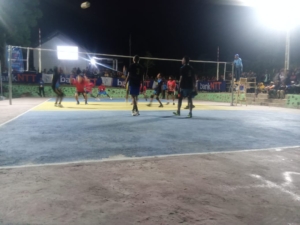 Malam Seru Turnamen Voli di Desa Boti, Babinsa Amanuban Tengah Imbau Warga Hindari Miras dan Jaga Ketertiban Warga