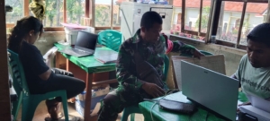 Babinsa Koramil 1602-02/Wolowaru Laksanakan Komsos dan Puldata Teritorial di Desa Detupera