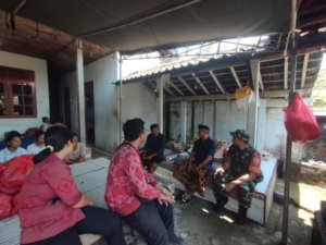 Babinsa Bersama Aparatur Desa Timuhun Gelar Kegiatan Melayat