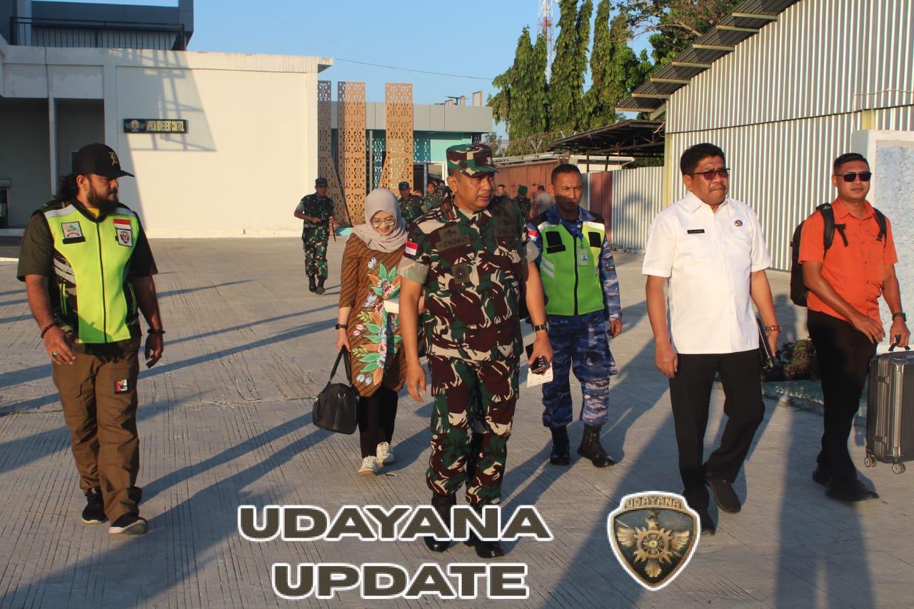 Dandim 1601/Sumba Timur Dampingi Keberangkatan Pangdam IX/Udayana Menuju Denpasar